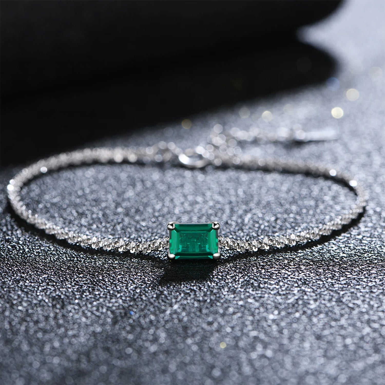 Memovra Emerald & Moissanite Charm Bangle